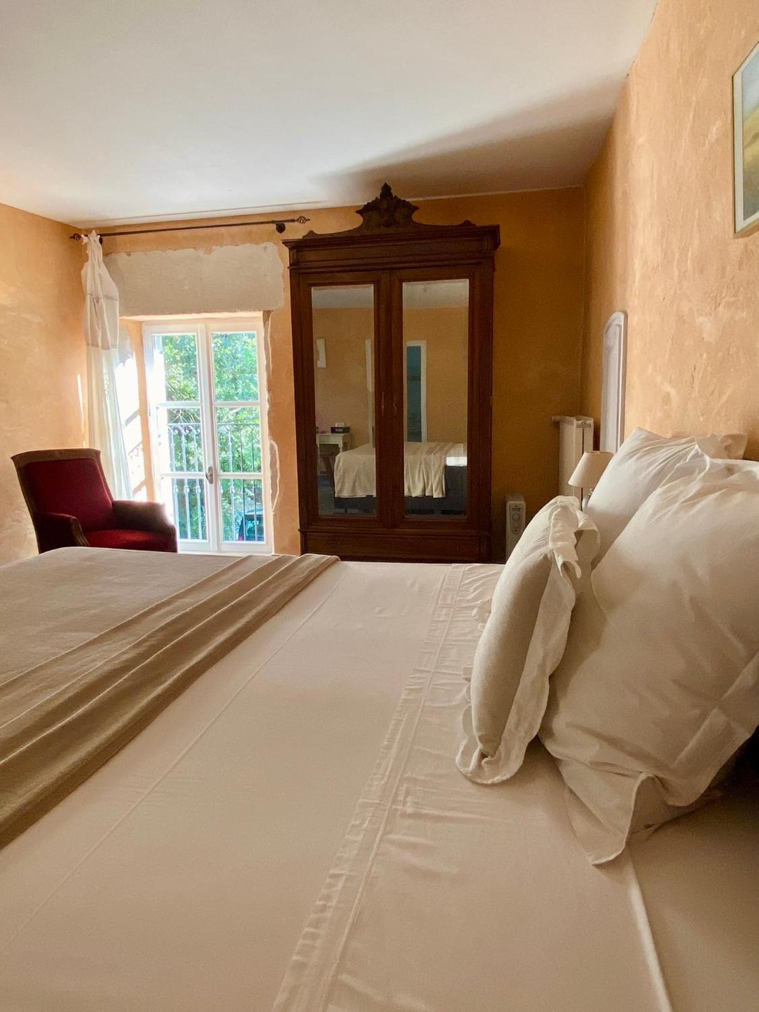 Le Moulin De Montsegur Bed & Breakfast Exterior photo